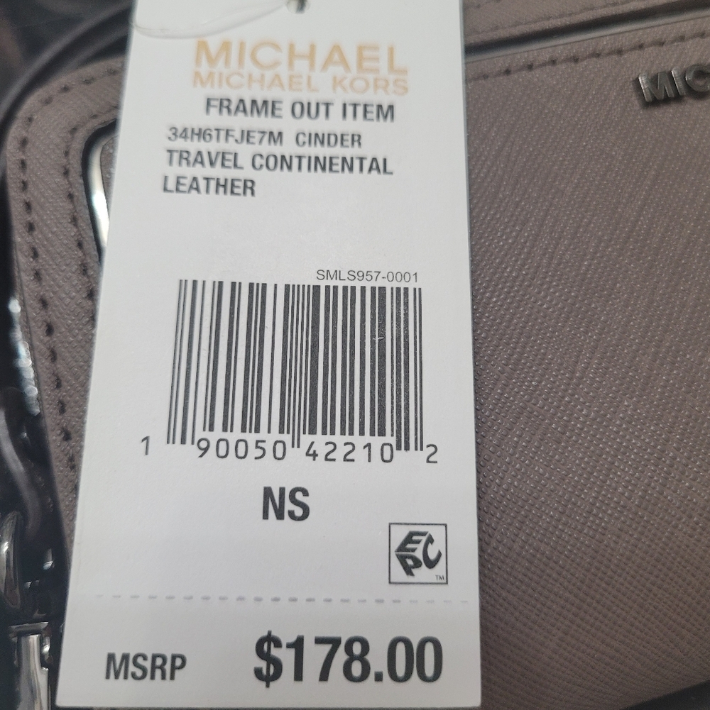 NWT Michael Kors Leather Travel Continental Wallet Wristlet in Taupe - Picture 10 of 10